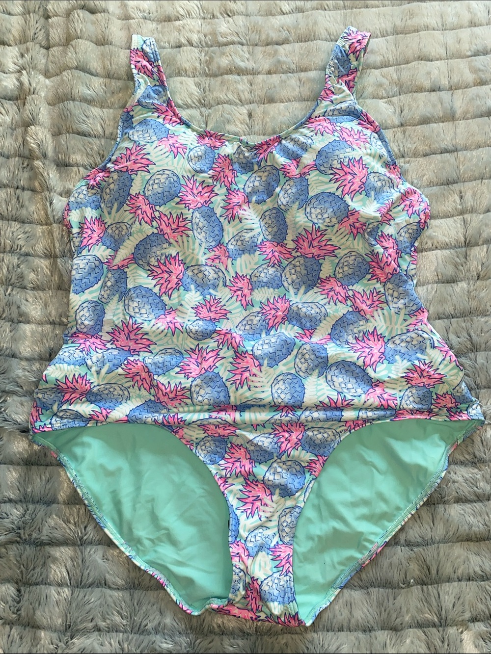 Vineyard Vines Women's One Piece Swim Suit with Pineapple Design Size XL